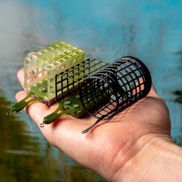 Кормушка Premier Fishing пластик квадрат  120гр (дно+стабилизаторы) КВ-40ПП